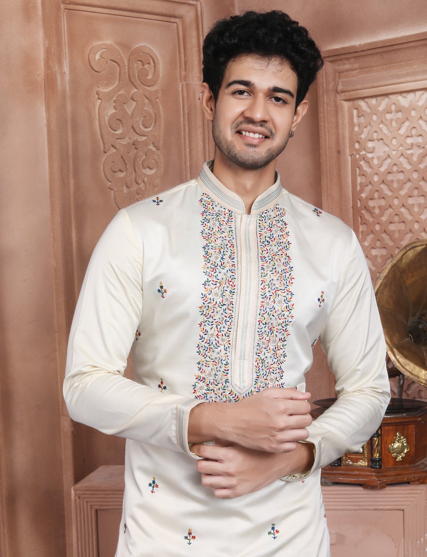 Cream Ethnic Handcrafted Kurta With Aligarhi Pant