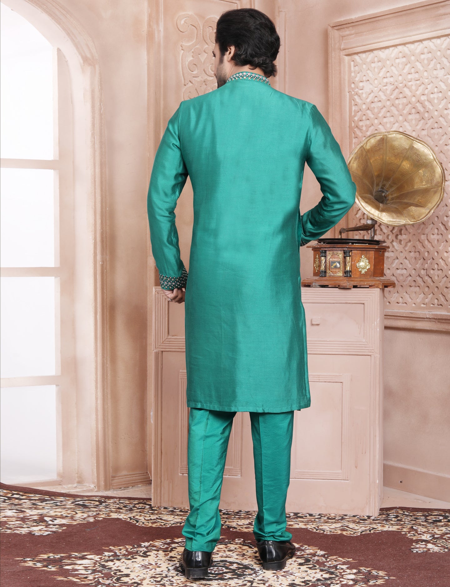 Green kurta Jari Embroidery With Potli Button With Aligarhi Pant