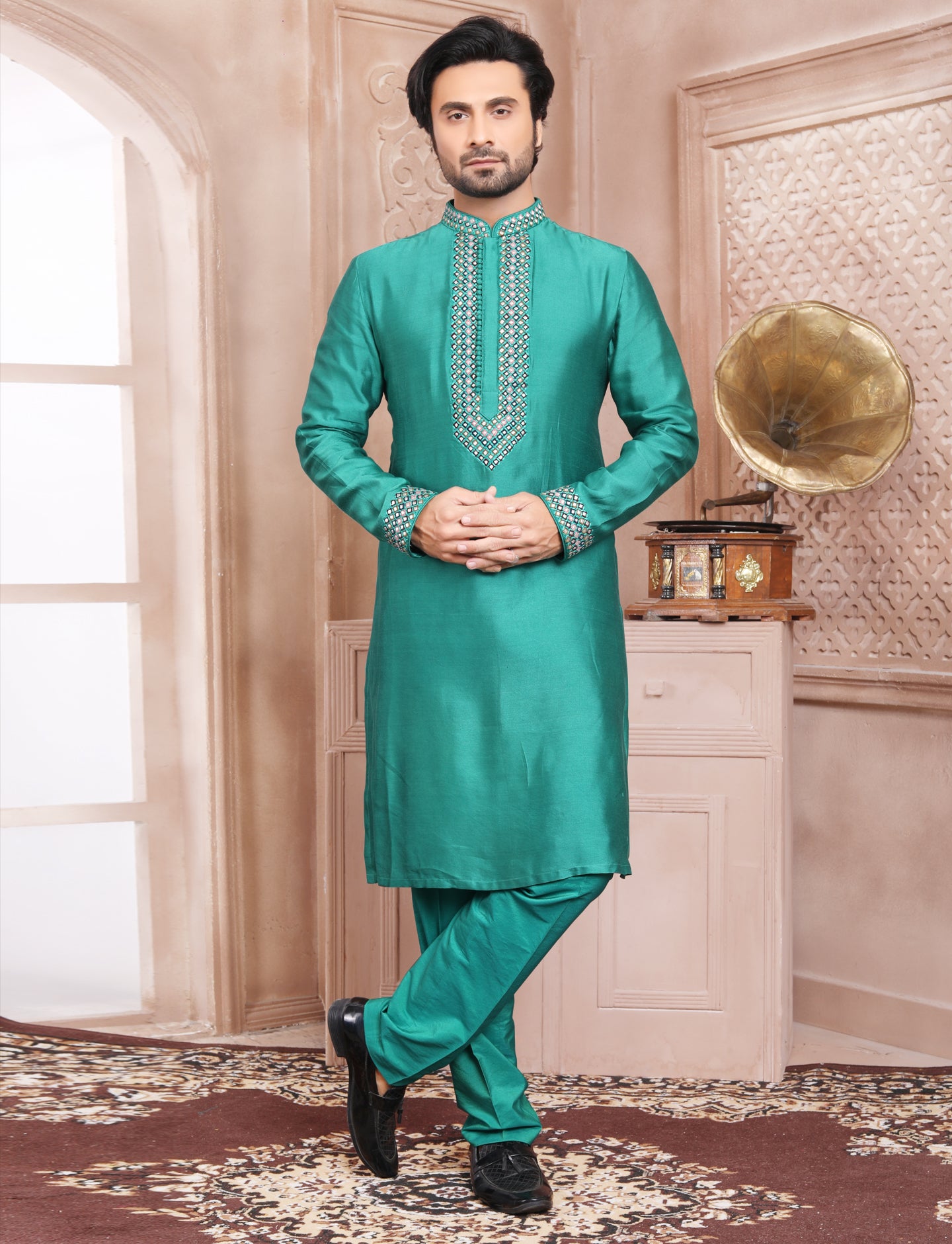 Green kurta Jari Embroidery With Potli Button With Aligarhi Pant