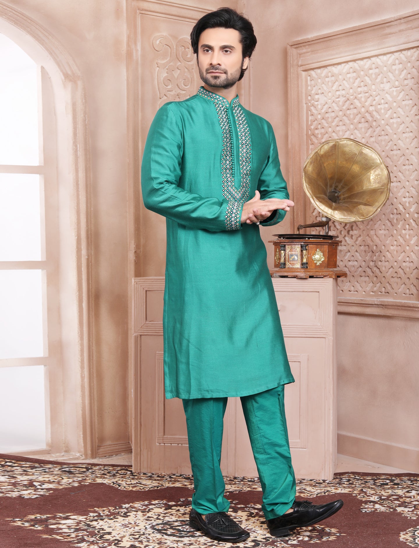 Green kurta Jari Embroidery With Potli Button With Aligarhi Pant