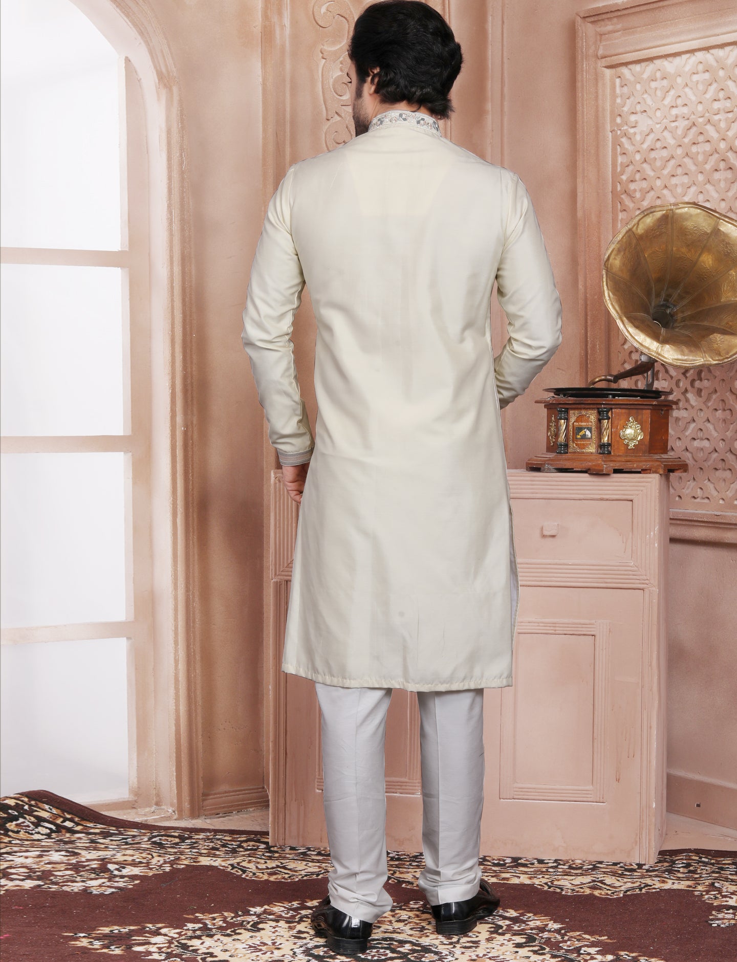 Cream Elegant Handcrafted embroidery kurta With Aligarhi Pant